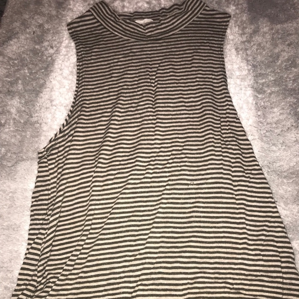 Army green & white stripped tank